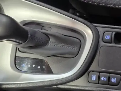 Photo 11 Toyota Yaris  Cross 116h Dynamic Business + Programme Beyond Zero Academy MY22