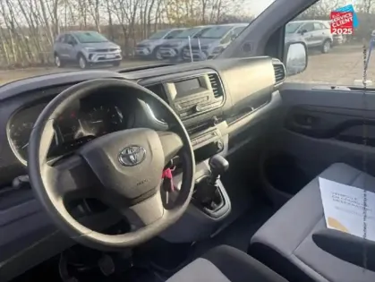 Photo 14 Toyota Proace  Combi Medium 1.5 120 D-4D Dynamic RC18
