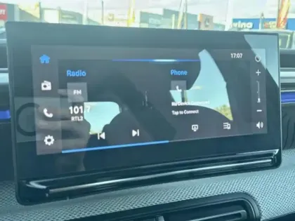 Photo 13 Citroën C3  1.2 Hybride 110ch MAX