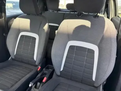 Photo 8 Citroën C3  1.2 Hybride 110ch PLUS