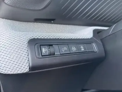 Photo 15 Citroën C3  1.2 Hybride 110ch PLUS