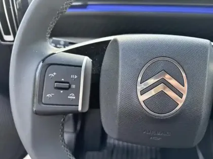 Photo 12 Citroën C3  1.2 Hybride 110ch PLUS