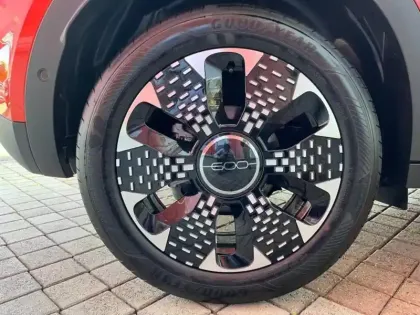 Photo 12 Fiat 600  e 156ch 54kWh La Prima (Certinergy 4750? déduit)