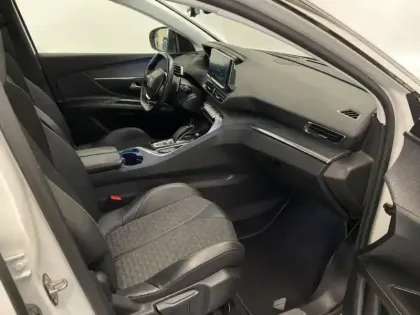 Photo 13 Peugeot 3008  HYBRID 225ch Roadtrip e-EAT8