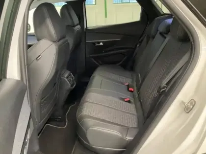 Photo 11 Peugeot 3008  HYBRID 225ch Roadtrip e-EAT8