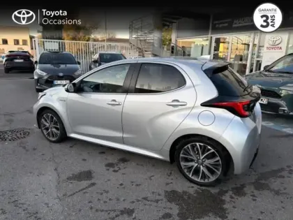 Photo 1 Toyota Yaris  116h Iconic 5p