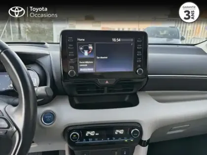 Photo 14 Toyota Yaris  116h Iconic 5p