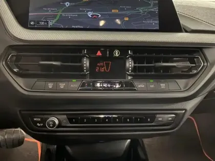 Photo 12 BMW Serie 1 Série 1 118iA 136ch Edition Sport DKG7