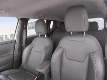 Photo 8 Jeep Renegade  1.5 Turbo T4 130ch MHEV BVR7