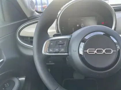 Photo 11 Fiat 600  1.2 Hybrid Turbo 110ch Icône eDCT6