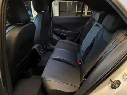 Photo 11 Volkswagen T-roc  1.5 eTSI 150ch R-Line DSG7