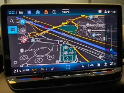 Photo 14 Volkswagen T-roc  1.5 eTSI 150ch R-Line DSG7