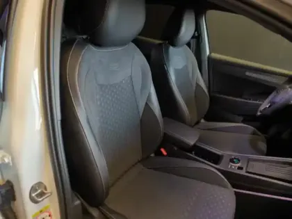 Photo 7 Volkswagen T-roc  1.5 eTSI 150ch R-Line DSG7