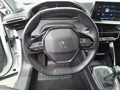 Photo 28 Peugeot 2008  BlueHDi 110 S&S BVM6