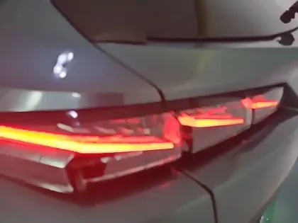 Photo 36 Peugeot 308  SW BlueHDi 130ch S&S EAT8