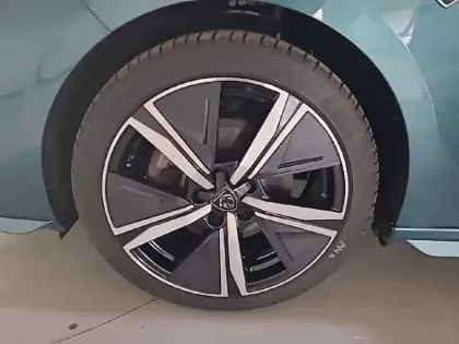 Photo 32 Peugeot 308  SW BlueHDi 130ch S&S EAT8