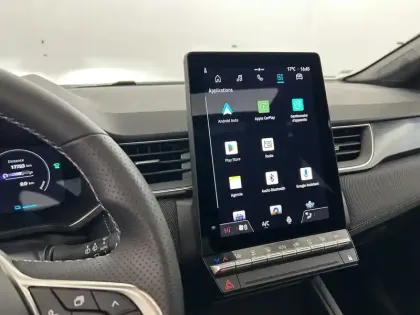 Photo 13 Renault Captur  E-Tech full hybrid 145 ch