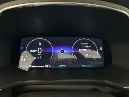 Photo 12 Renault Captur  E-Tech full hybrid 145 ch