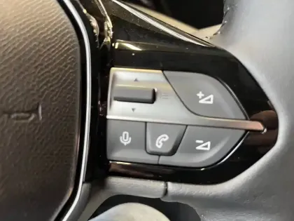 Photo 51 Peugeot 308  Hybrid 145 e-DCS6