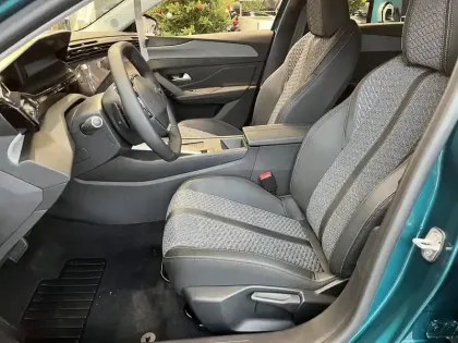 Photo 40 Peugeot 308  Hybrid 145 e-DCS6