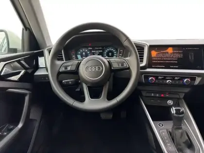 Photo 11 Audi A1  Sportback 30 TFSI 116 ch S tronic 7