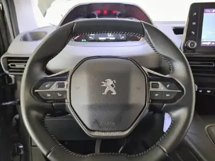 Photo 8 Peugeot Rifter  Standard BlueHDi 100 S&S BVM6 5pl