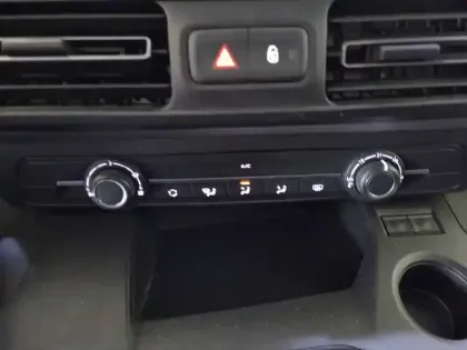 Photo 24 Peugeot Rifter  Standard BlueHDi 100 S&S BVM6 5pl