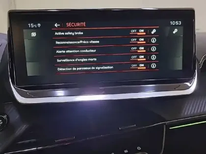 Photo 21 Peugeot 2008  PureTech 130 S&S EAT8