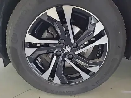 Photo 12 Peugeot 2008  PureTech 130 S&S EAT8