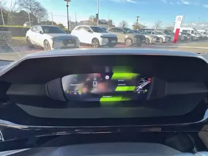 Photo 21 Peugeot 308  PureTech 130ch S&S EAT8