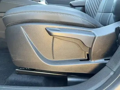 Photo 33 Renault Captur  E-Tech full hybrid 145 ch