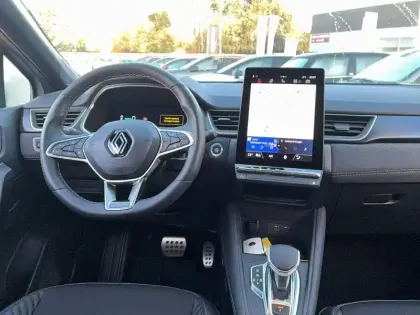 Photo 4 Renault Captur  E-Tech full hybrid 145 ch