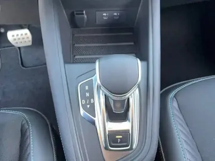 Photo 25 Renault Captur  E-Tech full hybrid 145 ch