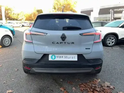 Photo 3 Renault Captur  E-Tech full hybrid 145 ch