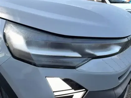 Photo 13 Renault Captur  E-Tech full hybrid 145 ch