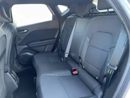 Photo 15 Renault Captur  E-Tech full hybrid 145 ch