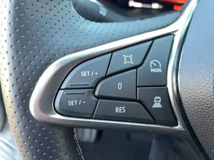 Photo 19 Renault Captur  E-Tech full hybrid 145 ch