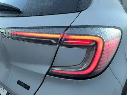 Photo 9 Renault Captur  E-Tech full hybrid 145 ch