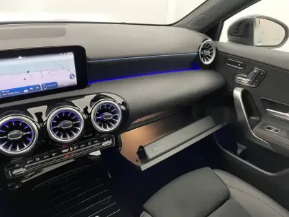 Photo 26 Mercedes Classe A  200 d 8G-DCT