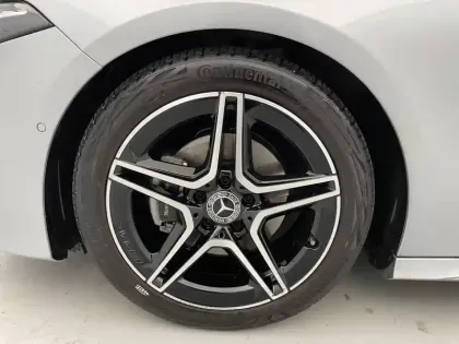 Photo 17 Mercedes Classe A  200 d 8G-DCT