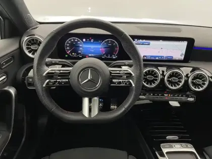 Photo 21 Mercedes Classe A  200 d 8G-DCT