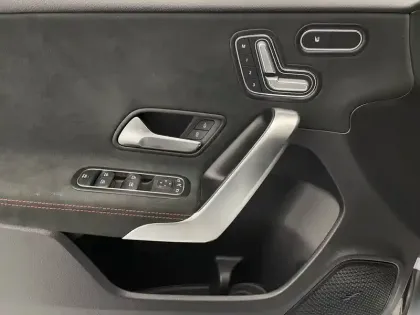 Photo 23 Mercedes Classe A  200 d 8G-DCT