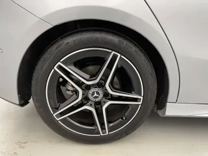 Photo 18 Mercedes Classe A  200 d 8G-DCT