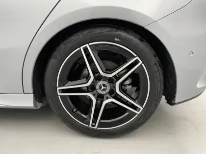 Photo 16 Mercedes Classe A  200 d 8G-DCT