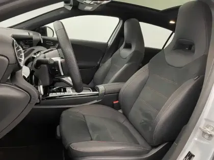 Photo 14 Mercedes Classe A  200 d 8G-DCT