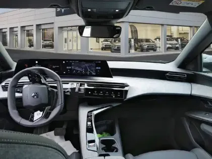 Photo 7 Peugeot 5008  Electrique 73 kWh 210 ch