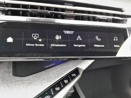 Photo 11 Peugeot 5008  Electrique 73 kWh 210 ch