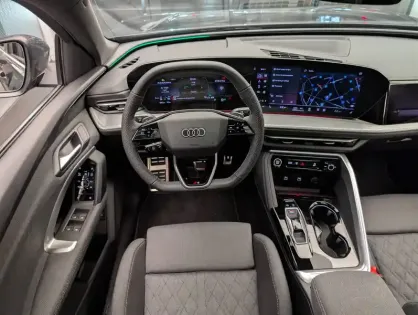 Photo 12 Audi Q5  e-hybrid 299 ch S tronic 7 Quattro