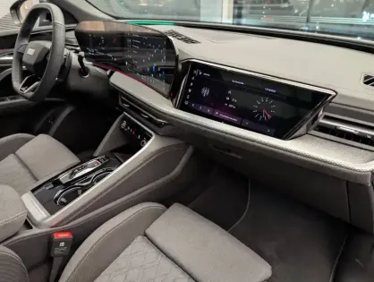 Photo 16 Audi Q5  e-hybrid 299 ch S tronic 7 Quattro