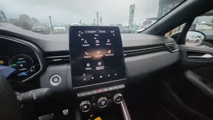 Photo 9 Renault Clio  E-Tech full hybrid 145